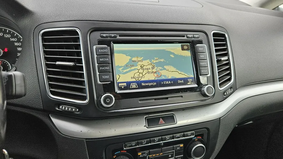 VOLKSWAGEN Sharan -