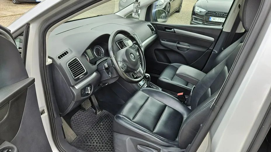 VOLKSWAGEN Sharan -
