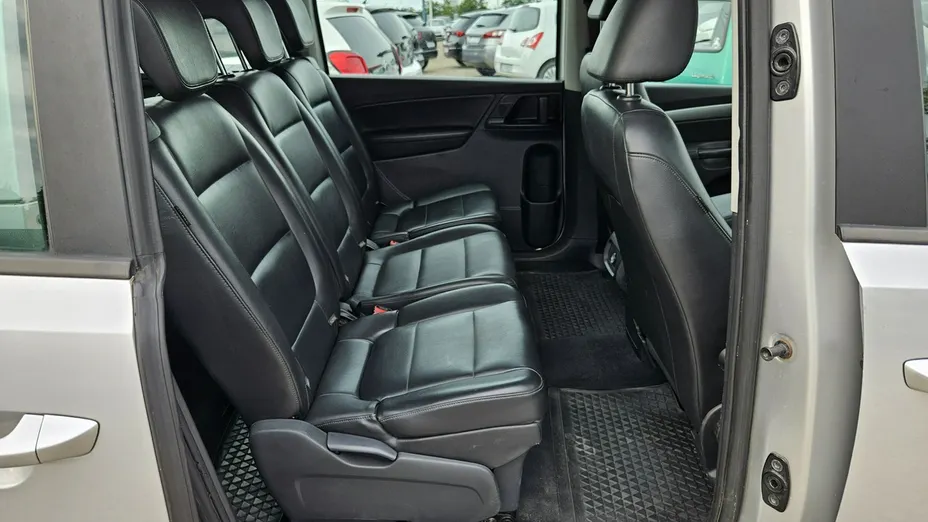 VOLKSWAGEN Sharan -