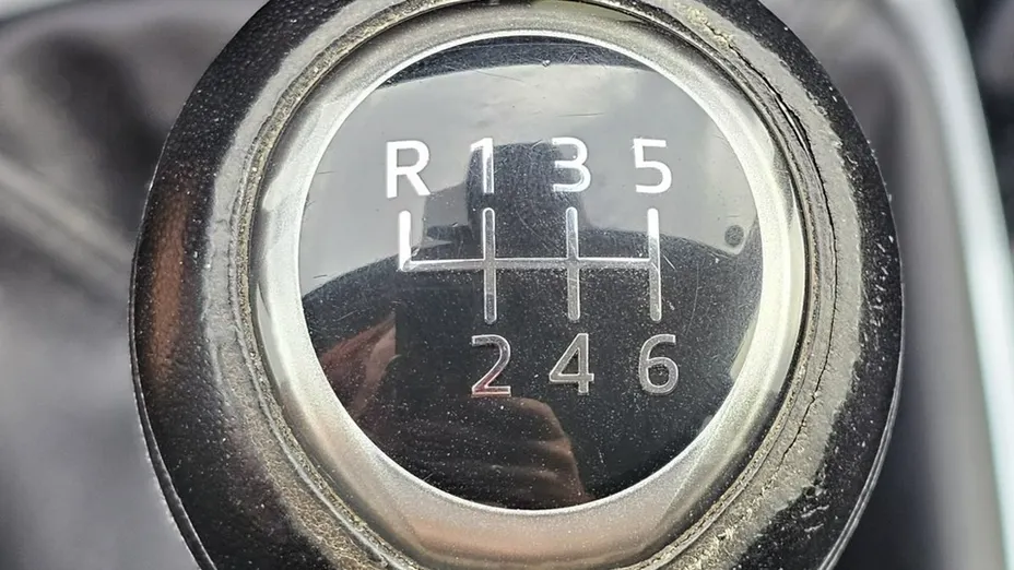 MAZDA 6 -
