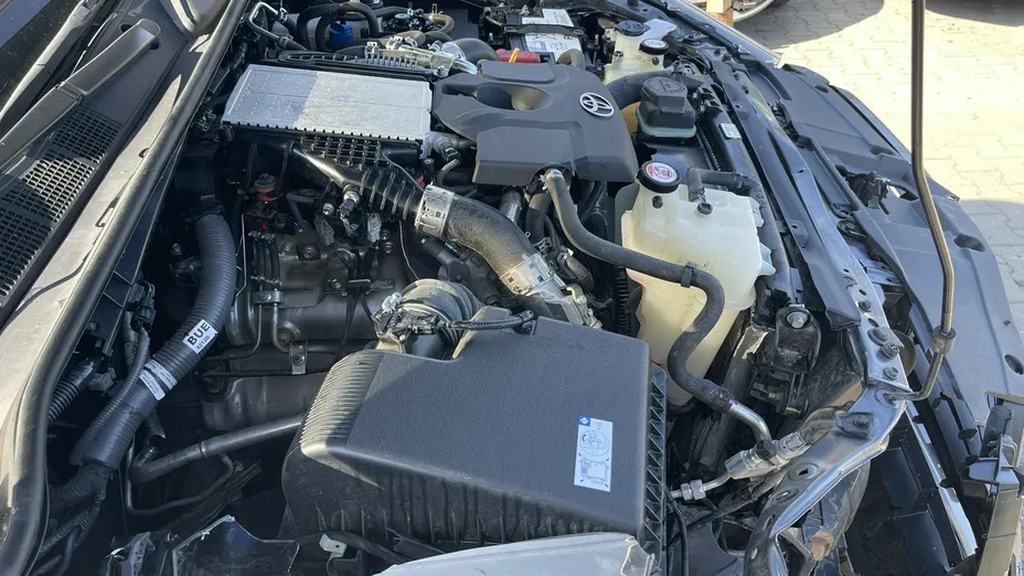 TOYOTA HiLux -
