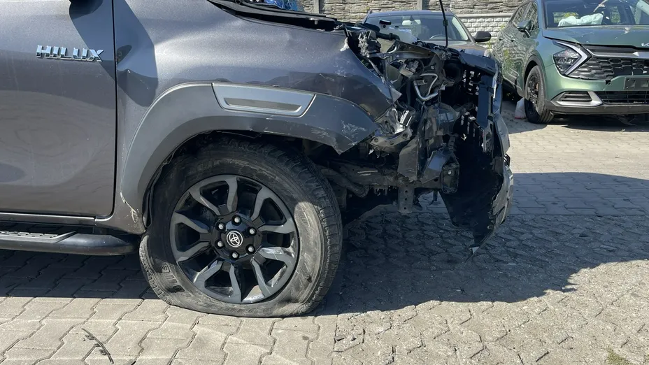 TOYOTA HiLux -