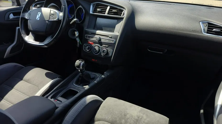 CITROEN DS4 -