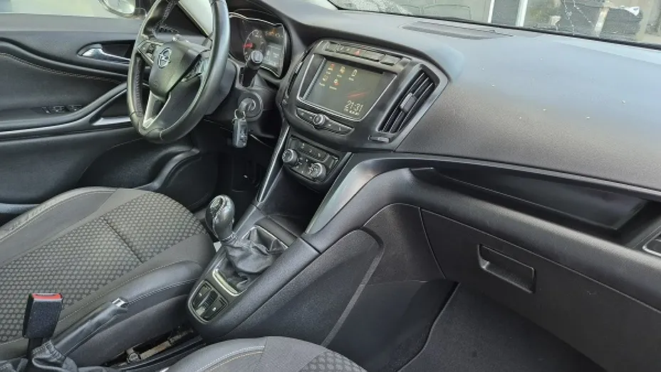 OPEL Zafira -
