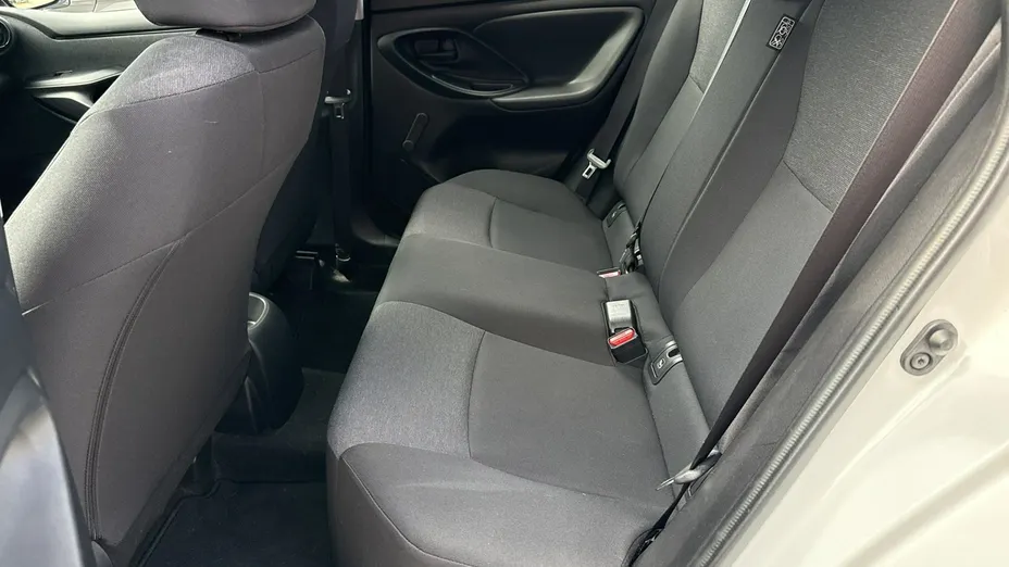 TOYOTA Yaris -