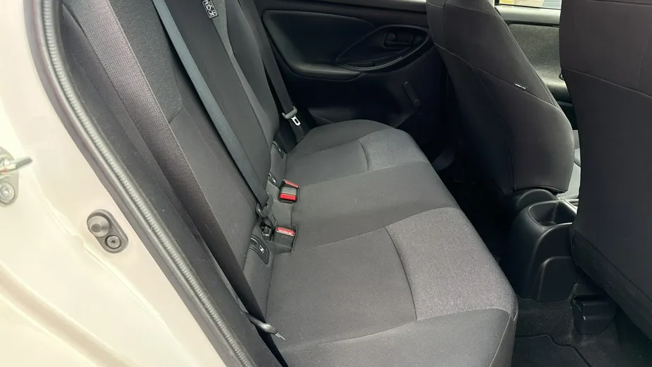 TOYOTA Yaris -
