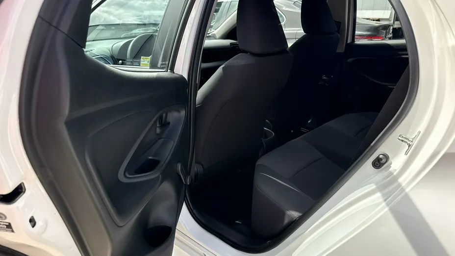 TOYOTA Yaris -