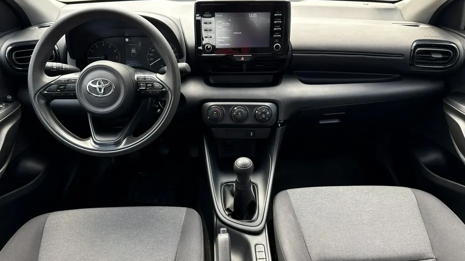 TOYOTA Yaris -