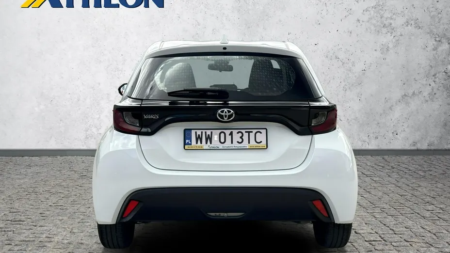 TOYOTA Yaris -
