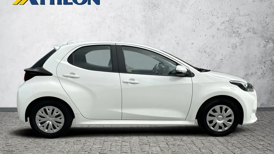TOYOTA Yaris -