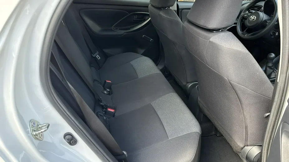 TOYOTA Yaris -