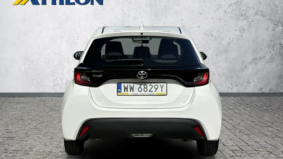 TOYOTA Yaris -