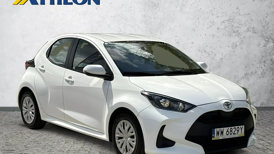 TOYOTA Yaris -