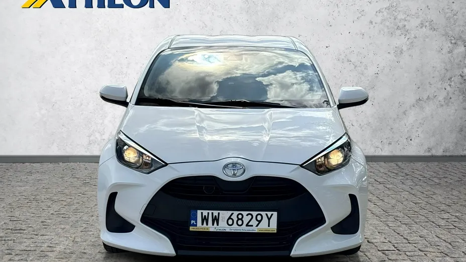 TOYOTA Yaris -