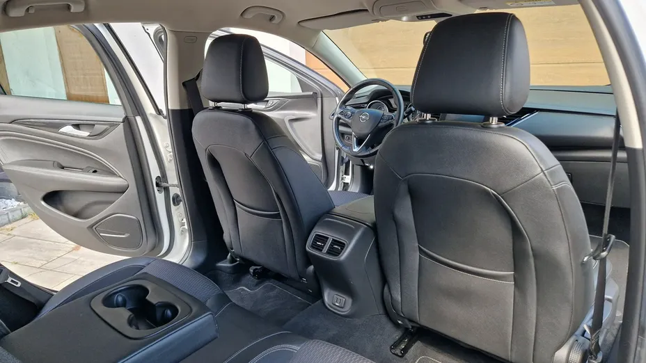 OPEL Insignia -