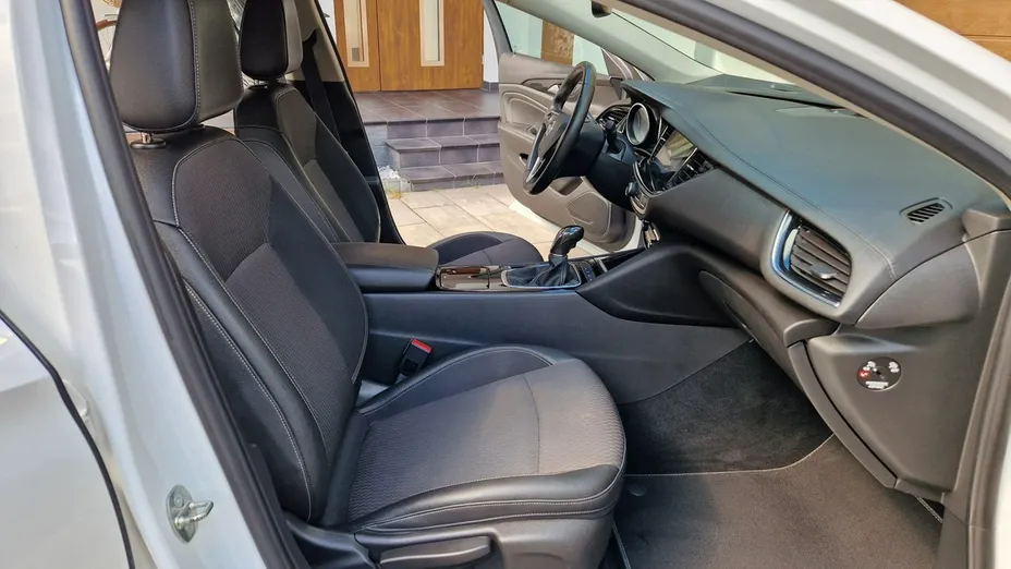 OPEL Insignia -