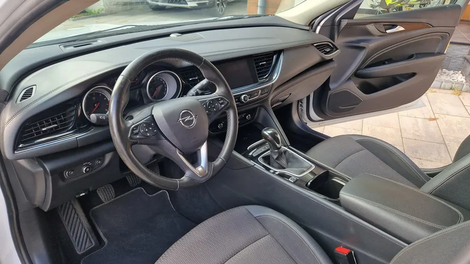 OPEL Insignia -
