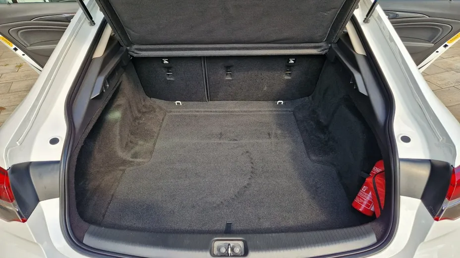OPEL Insignia -