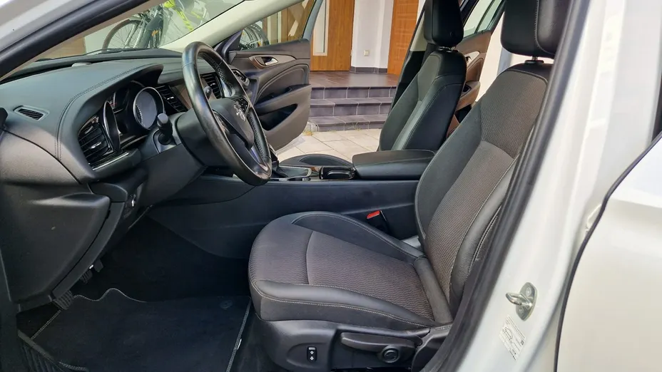 OPEL Insignia -