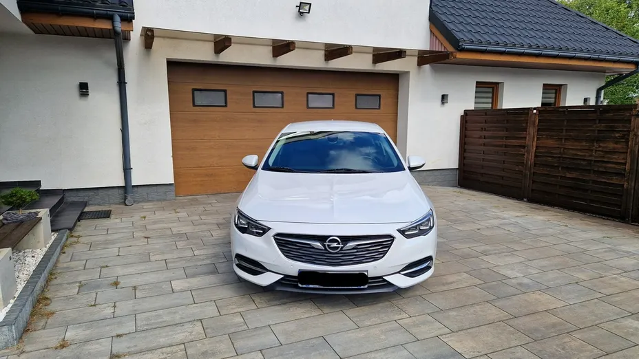 OPEL Insignia -