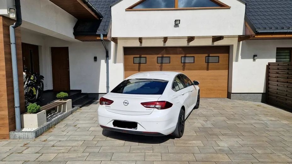 OPEL Insignia -