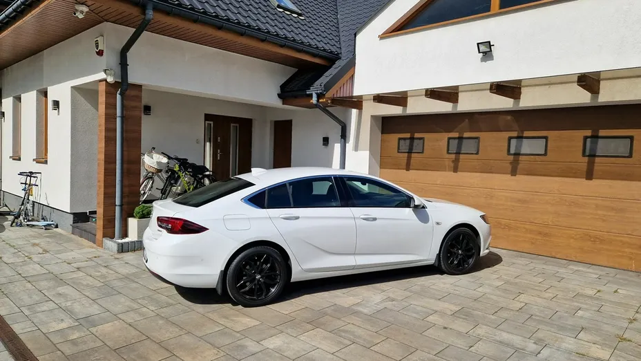 OPEL Insignia -