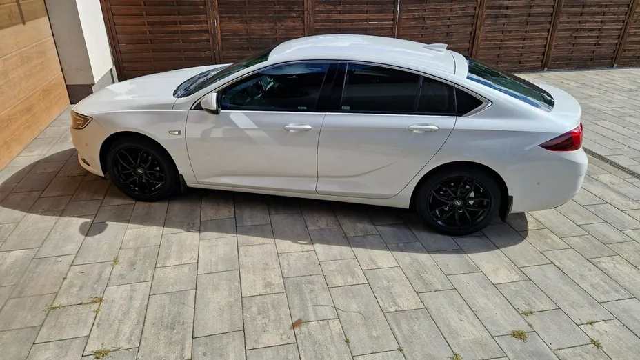 OPEL Insignia -