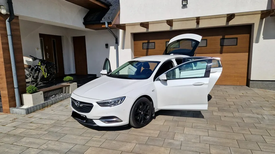 OPEL Insignia -