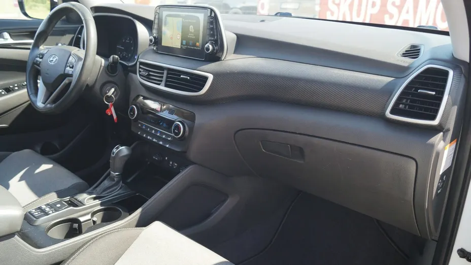 HYUNDAI Tucson -