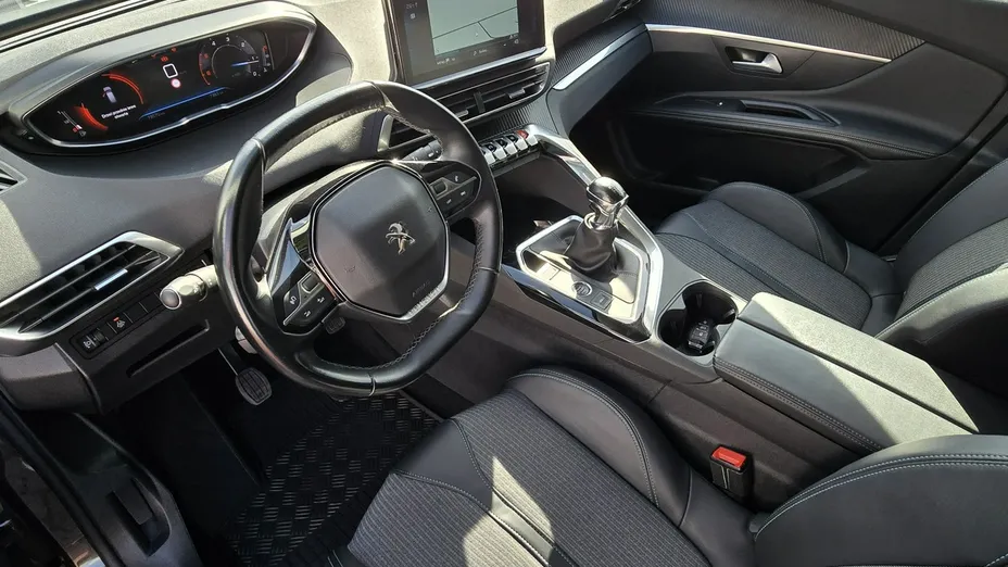 PEUGEOT 3008 -