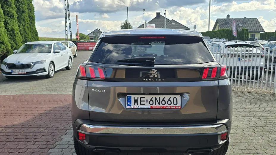 PEUGEOT 3008 -