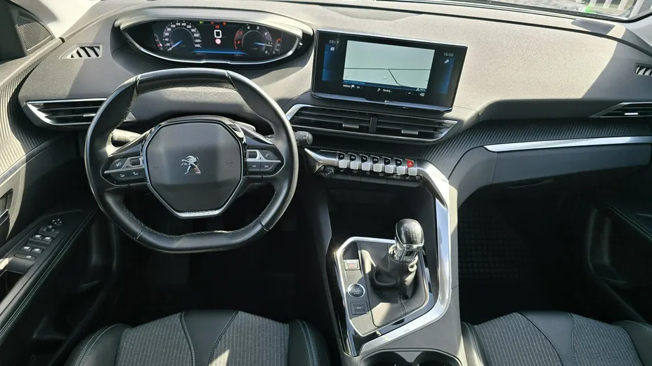 PEUGEOT 3008 -