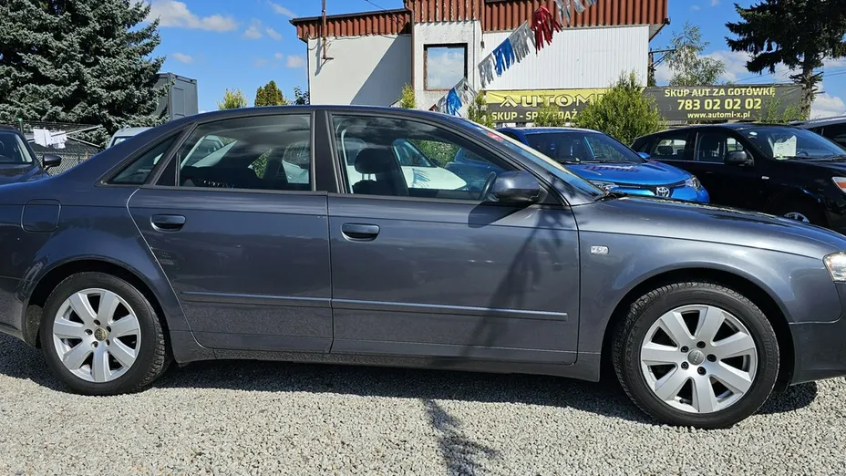 AUDI A4 -
