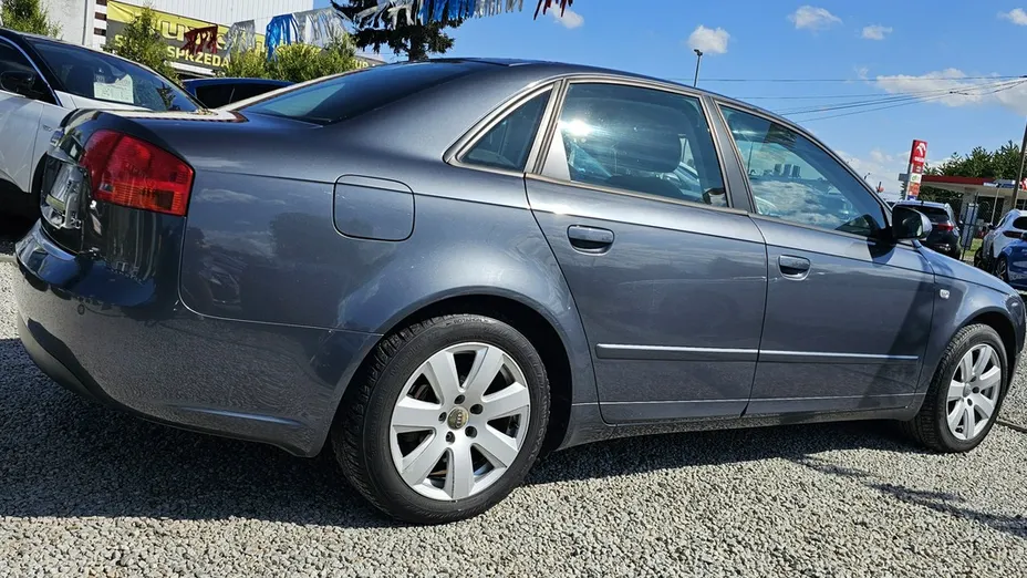 AUDI A4 -
