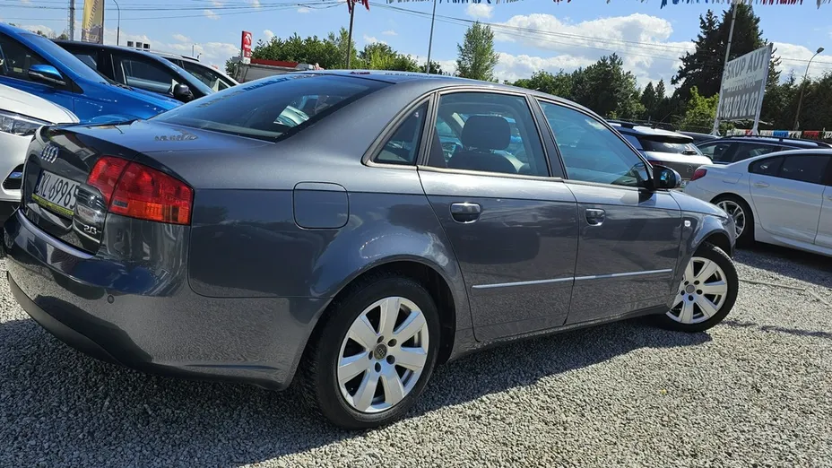 AUDI A4 -