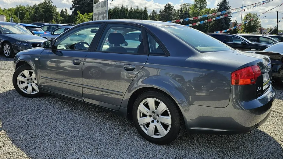 AUDI A4 -