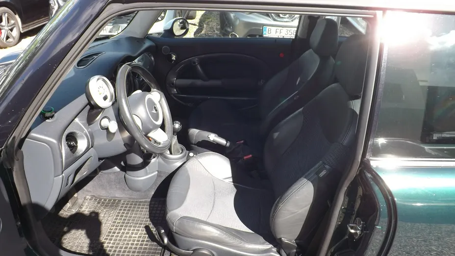 MINI Cooper -