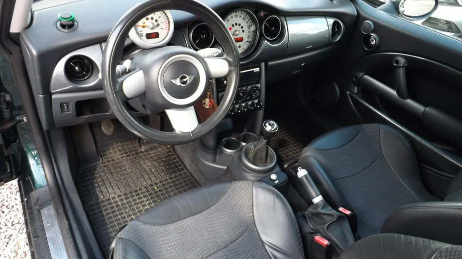 MINI Cooper -