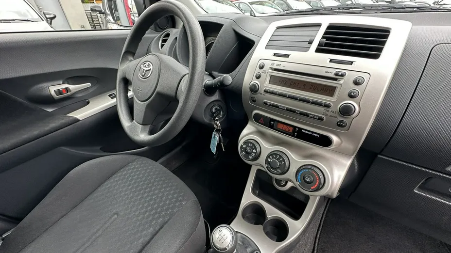 TOYOTA Urban Cruiser -