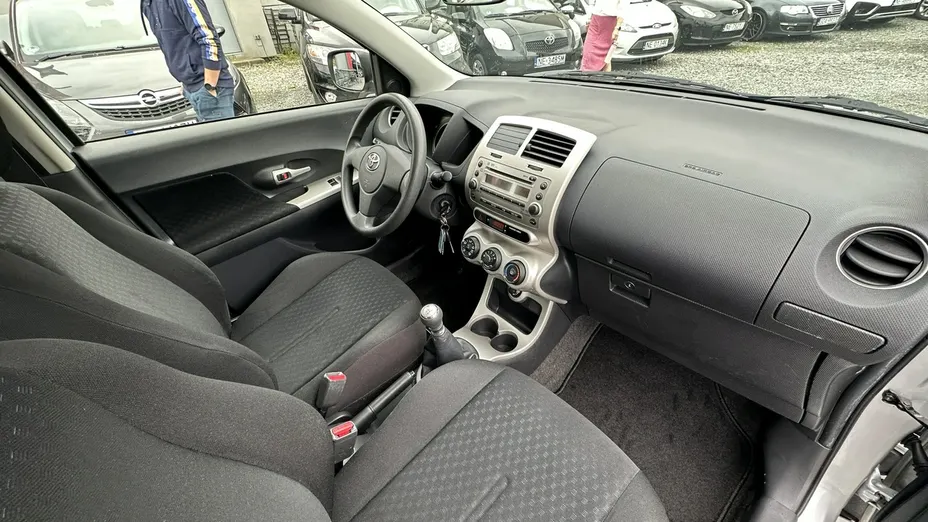 TOYOTA Urban Cruiser -