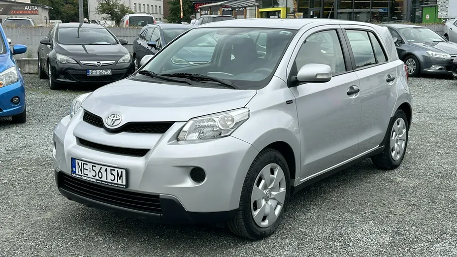 TOYOTA Urban Cruiser -