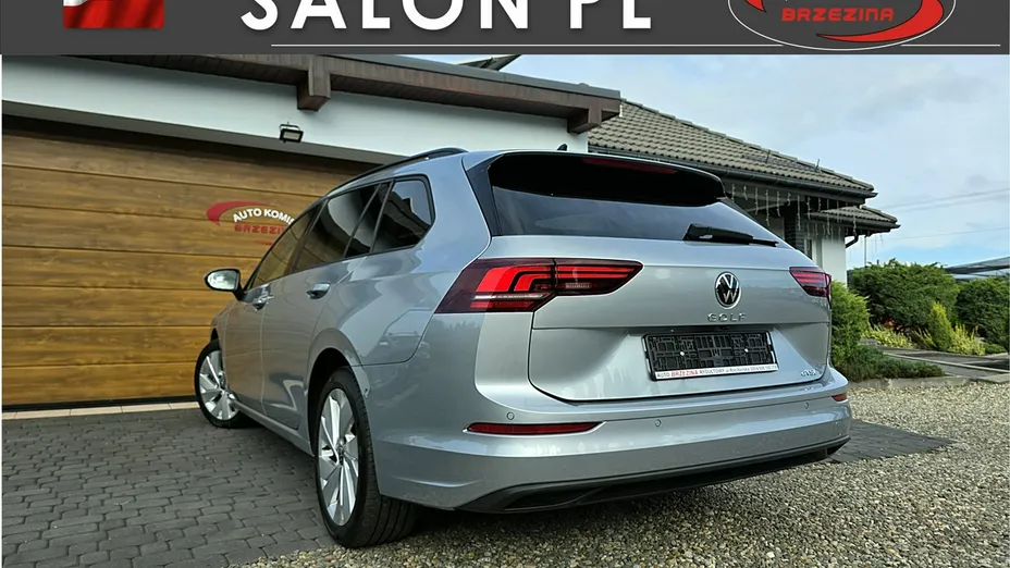 VOLKSWAGEN Golf -