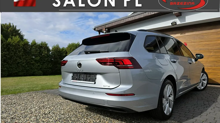 VOLKSWAGEN Golf -