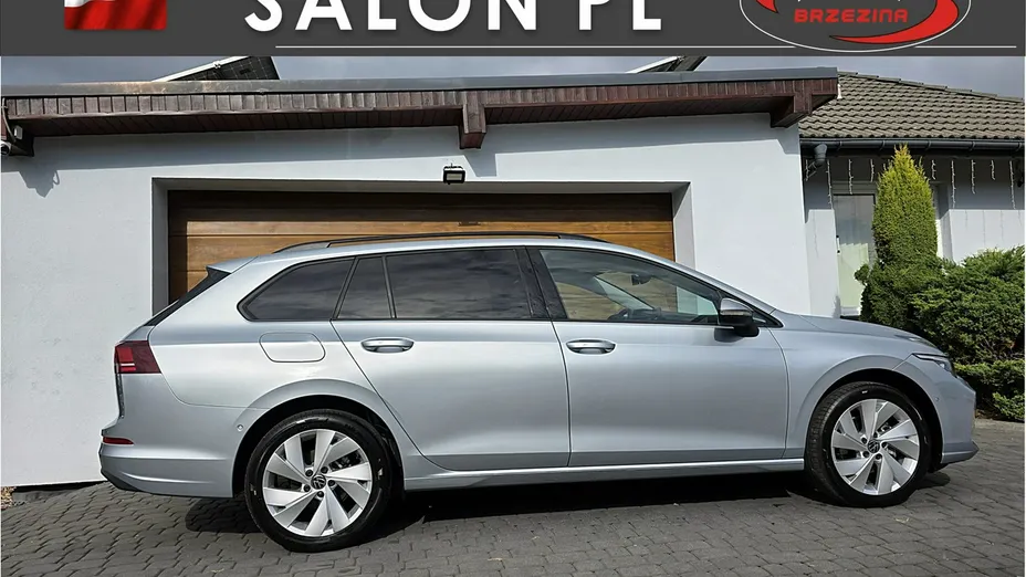 VOLKSWAGEN Golf -
