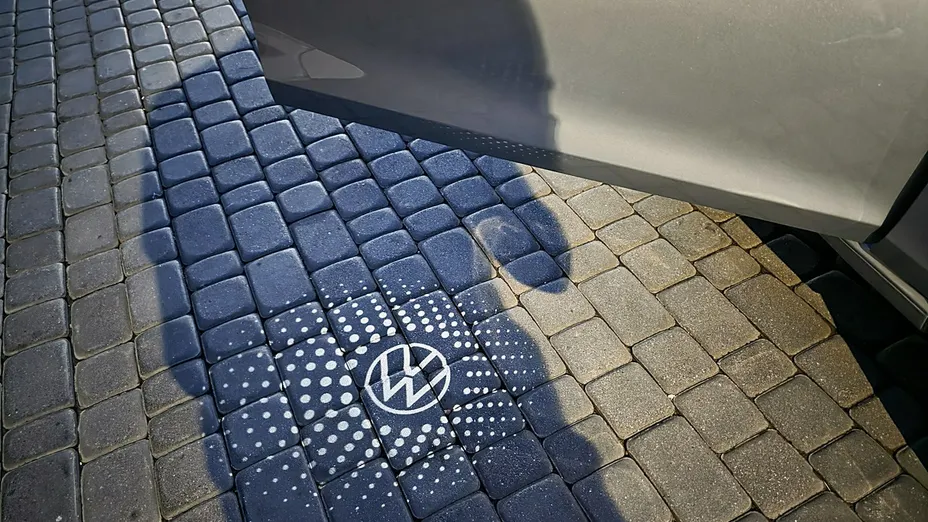 VOLKSWAGEN Golf -