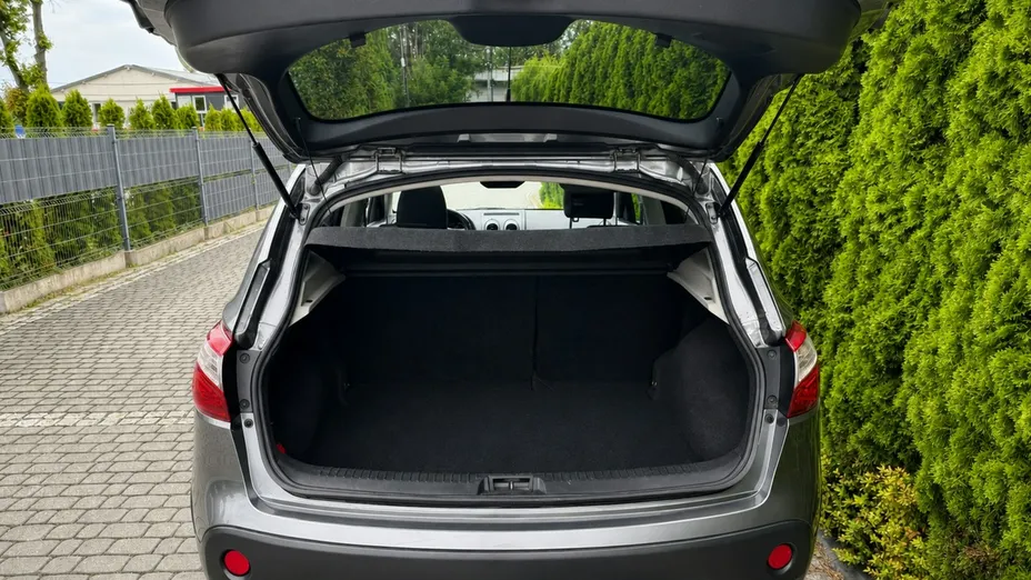 NISSAN Qashqai -