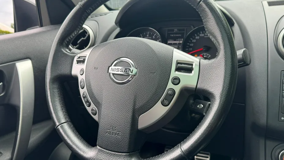 NISSAN Qashqai -