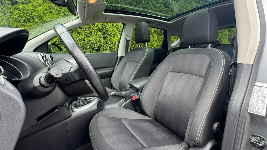 NISSAN Qashqai -