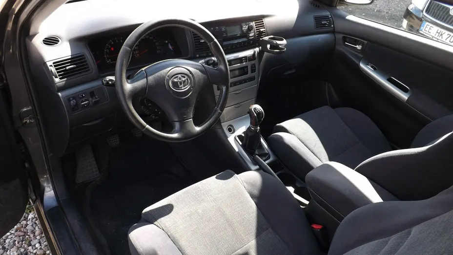 TOYOTA Corolla -