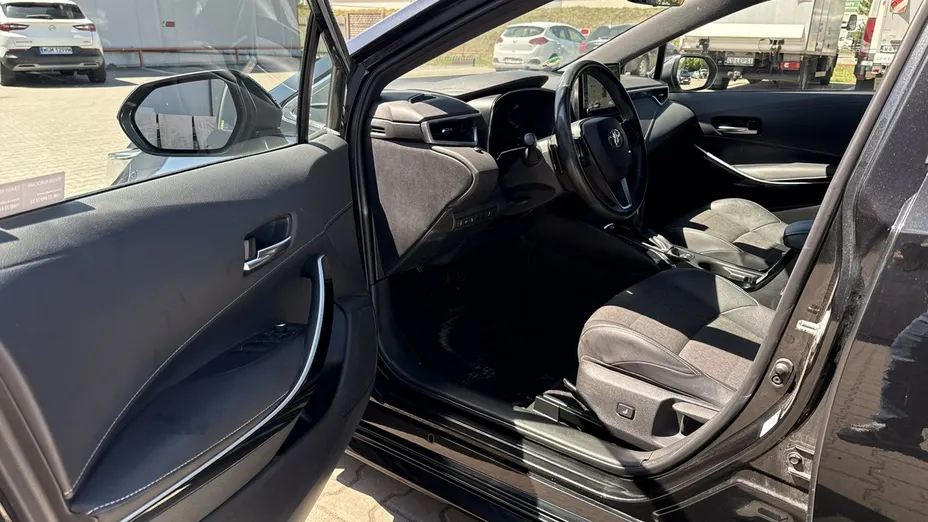 TOYOTA Corolla -
